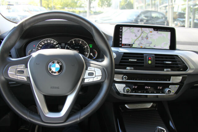 Thumbnail von BMW X3 xDrive20d Affichage tête haute Clé Attelage