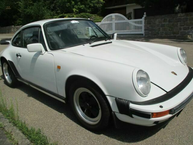 Porsche 911 Carrera