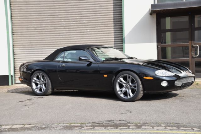 Jaguar XK8 Cabriolet 4,2L Piano schwarz TOPZUSTAND