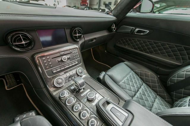 Thumbnail von Mercedes-Benz SLS AMG GT Final Edition Roadster 1 de 350