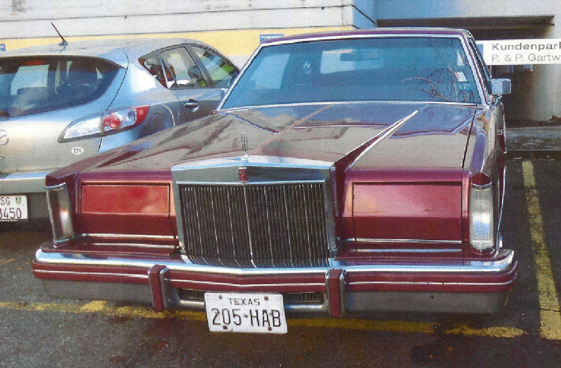 Very well maintained Ford Lincoln