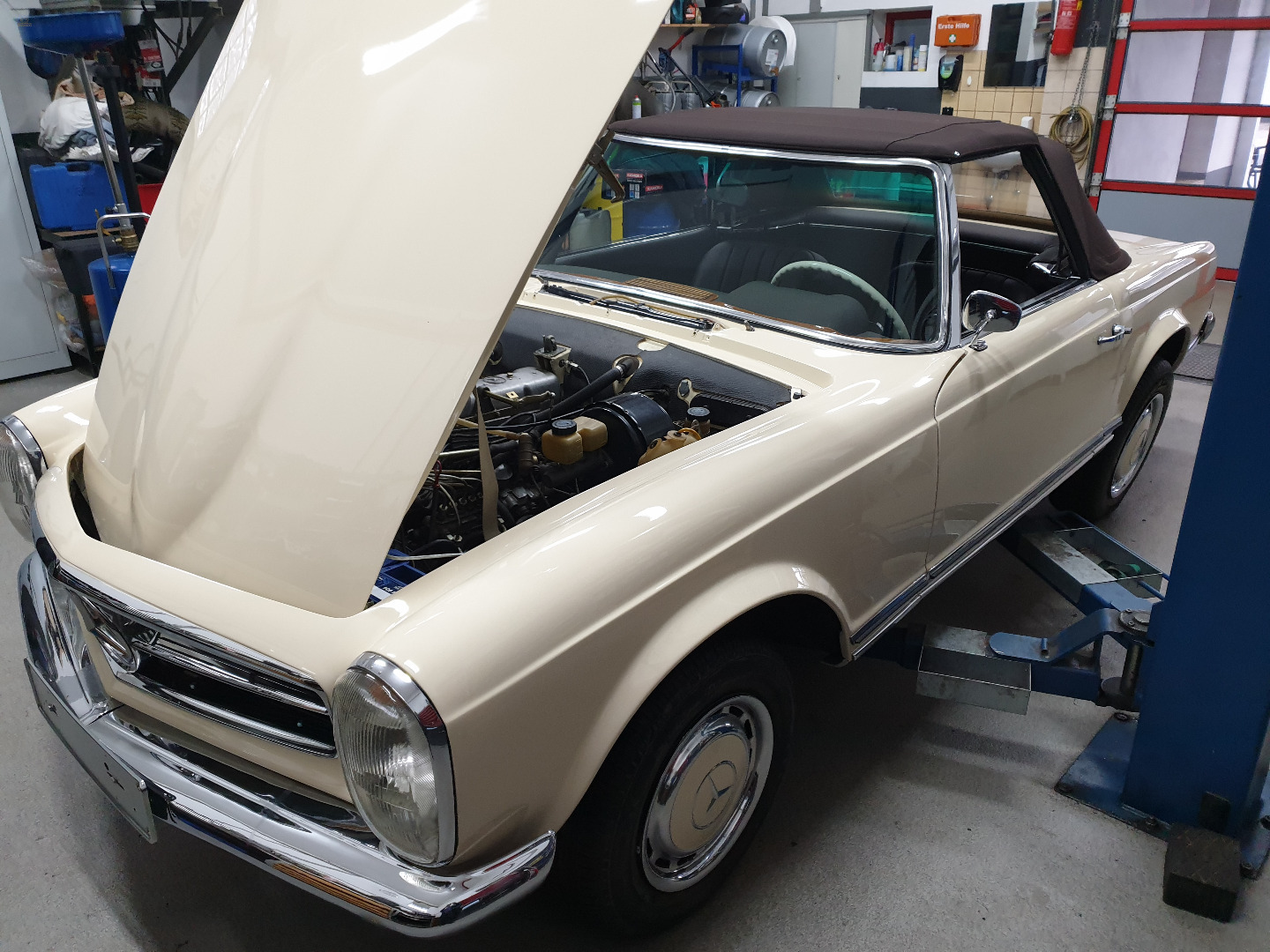 Thumbnail von Mercedes Benz Oldtimer 230 SL