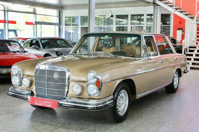 Mercedes-Benz 300 SEL 6.3 -Mat. H-placa- tecnología superior - aire acondicionado - SSD