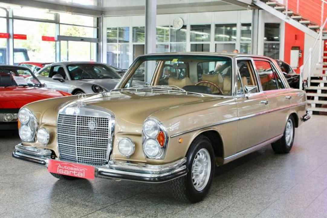 Mercedes-Benz 300 SEL 6.3 -Mat. H-placa- tecnología superior - aire acondicionado - SSD