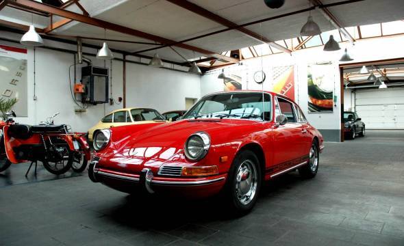 911 L Coupé, Januar 1968, Polorot/Schwarz 1 Lack, Erstlack, SWB