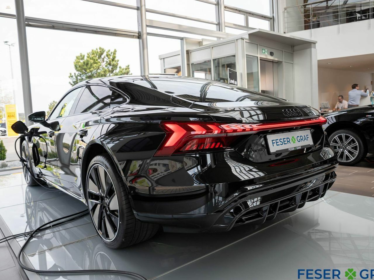 Thumbnail von AUDI E-TRON GT