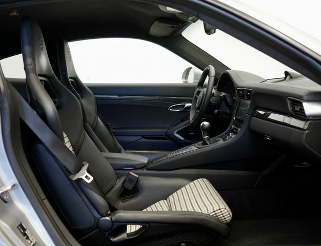 Thumbnail von Porsche - 991