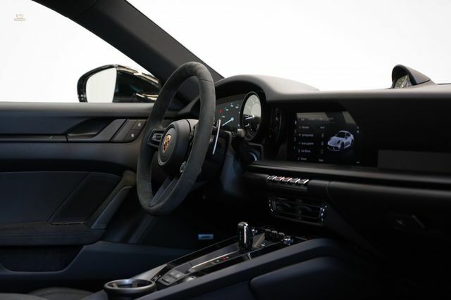 Thumbnail von Porsche - 992