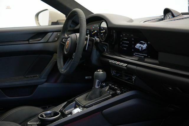 Thumbnail von Porsche - 992