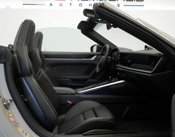 Thumbnail von Porsche - 992