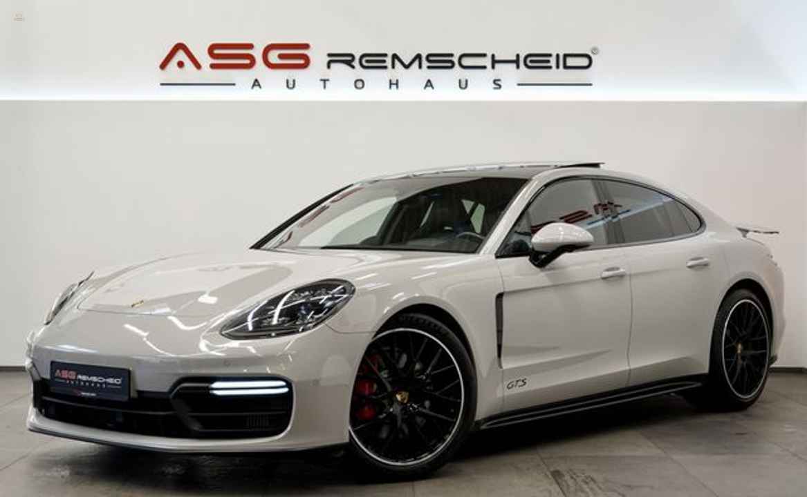 Porsche - Panamera 