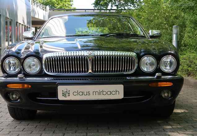 Jaguar Daimler V8 dlouhá verze