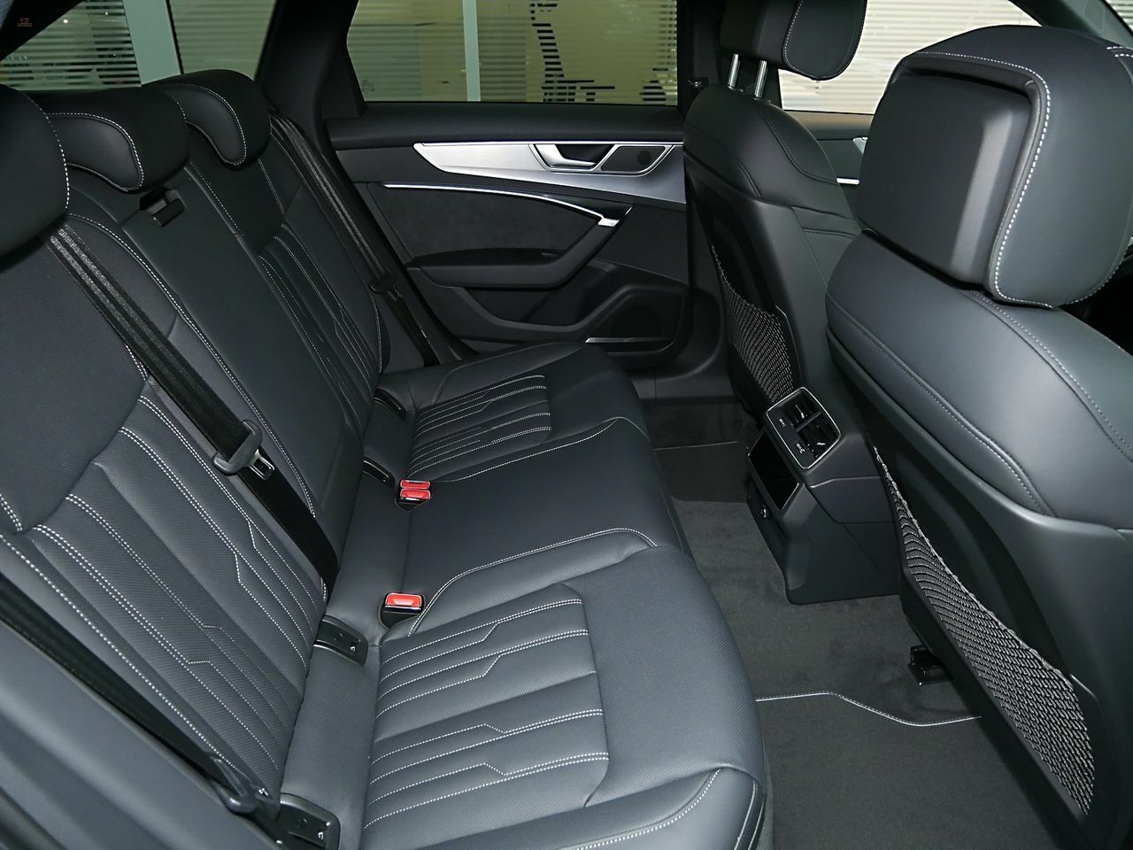 Thumbnail von AUDI S6 AVANT