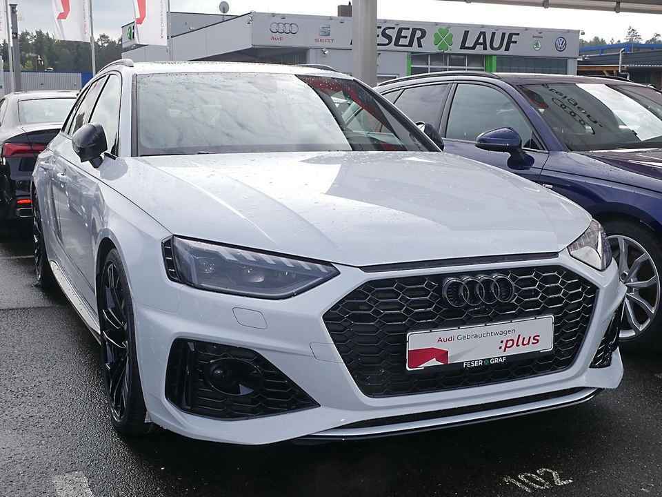 AUDI RS4 AVANT