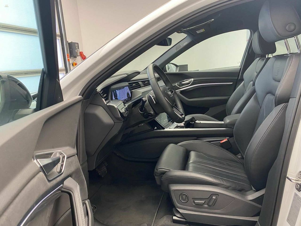 Thumbnail von AUDI E-TRON