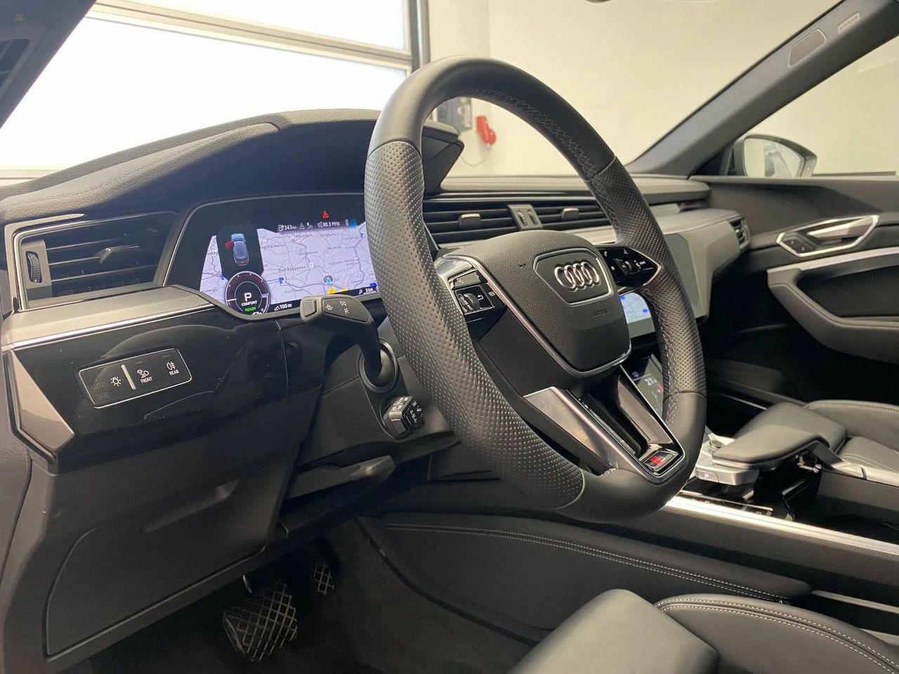 Thumbnail von AUDI E-TRON