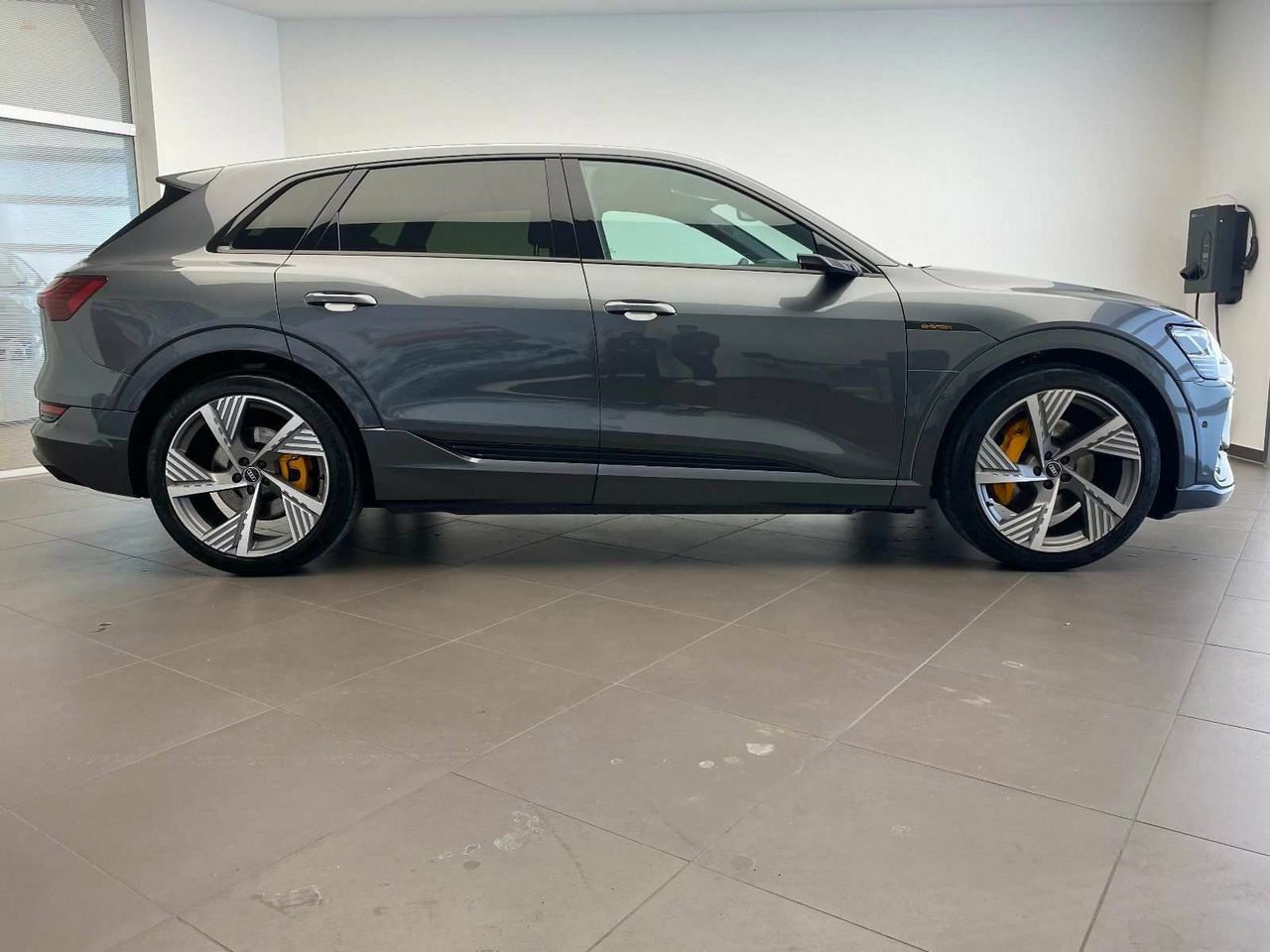 Thumbnail von AUDI E-TRON