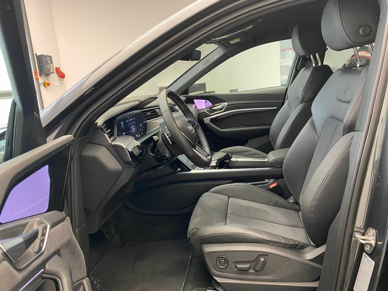 Thumbnail von AUDI E-TRON