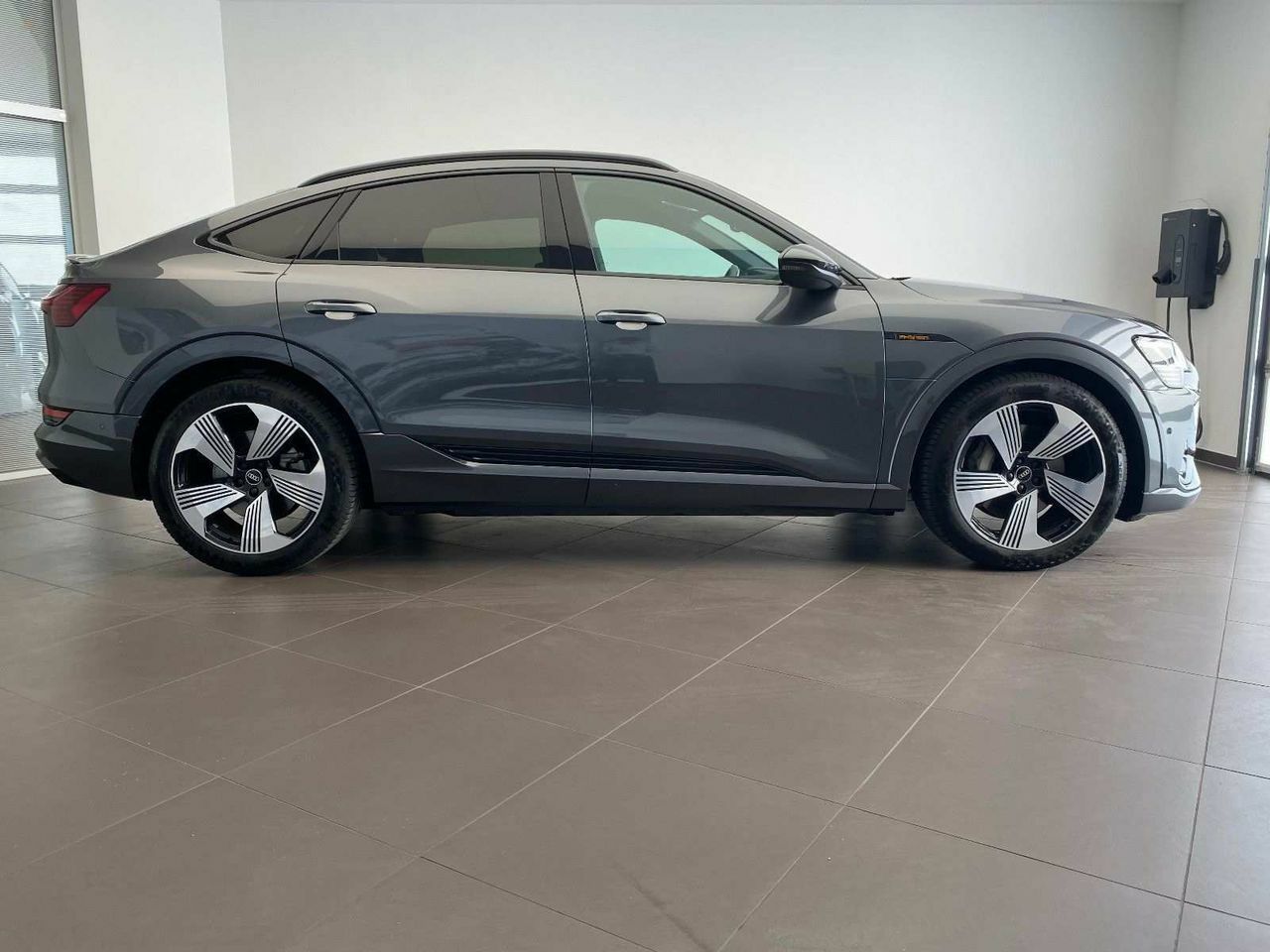 Thumbnail von AUDI E-TRON