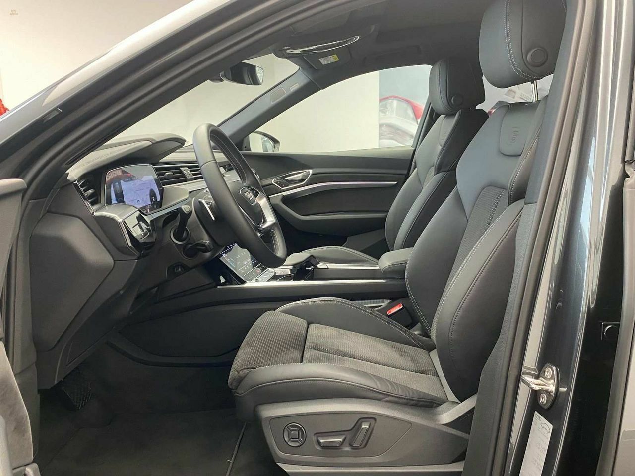 Thumbnail von AUDI E-TRON