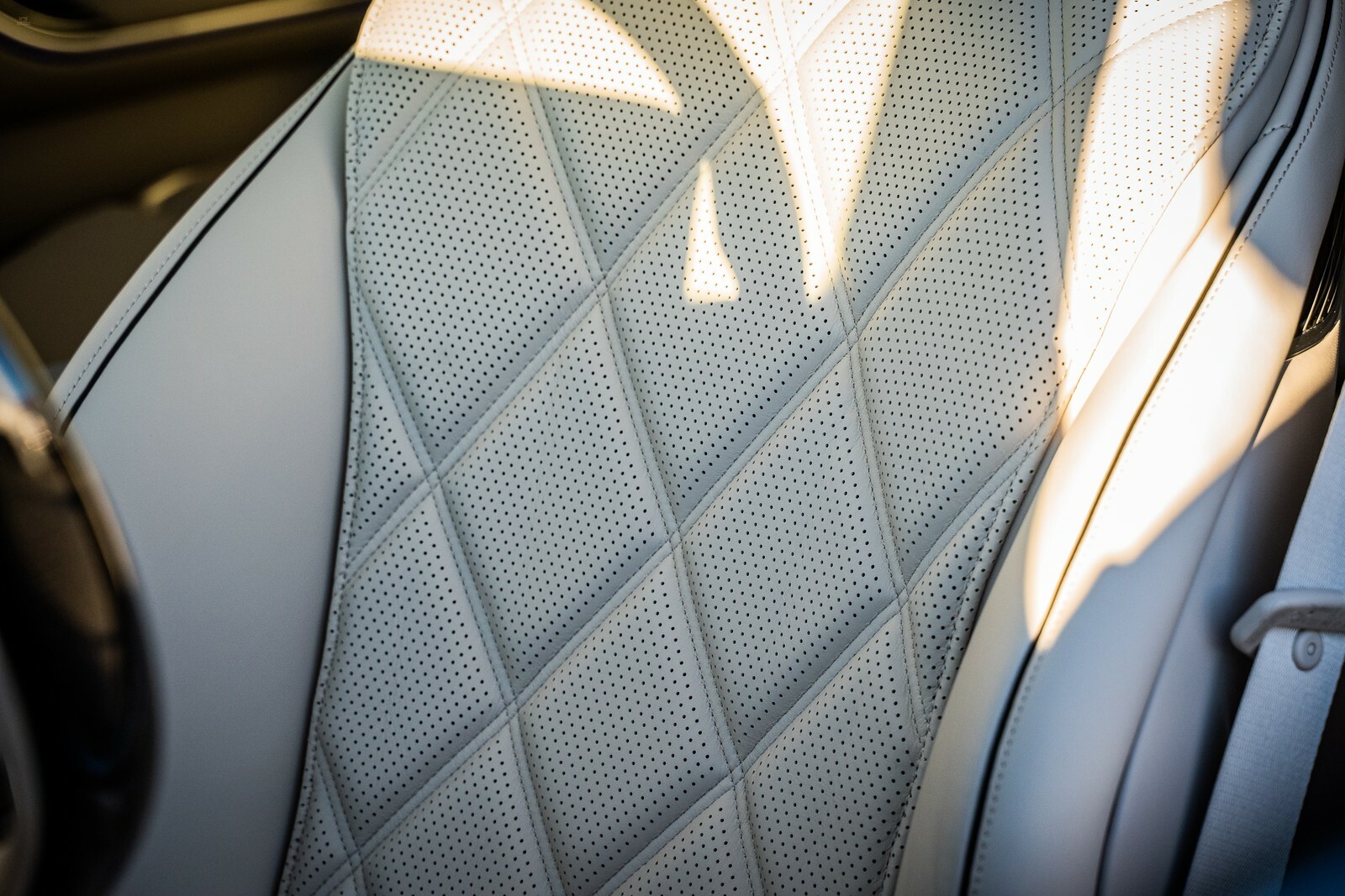 Thumbnail von Maybach S580 4M 4D + 4 SEATS