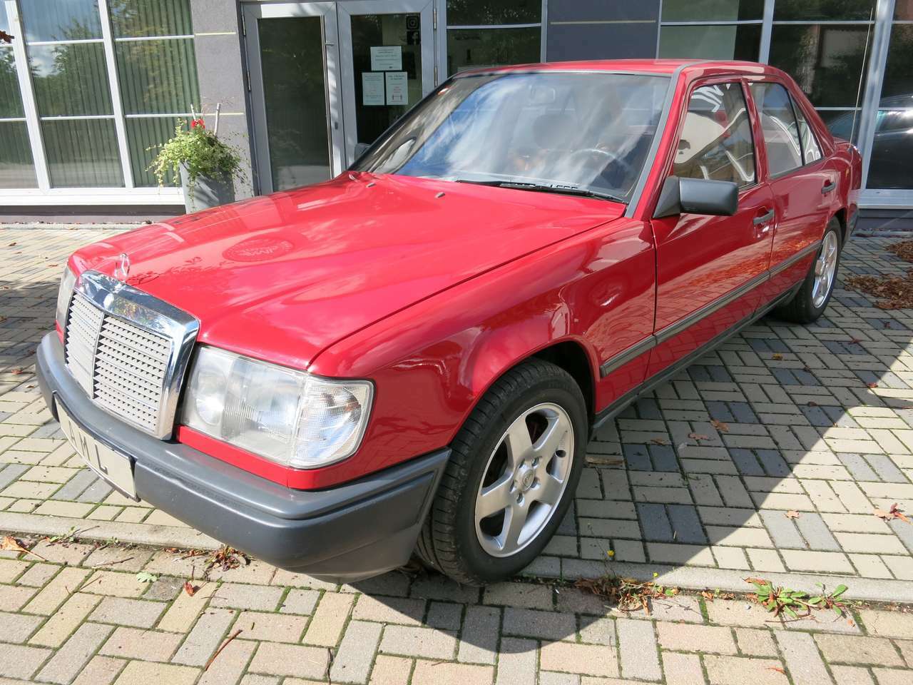 Mercedes-Benz E 200 