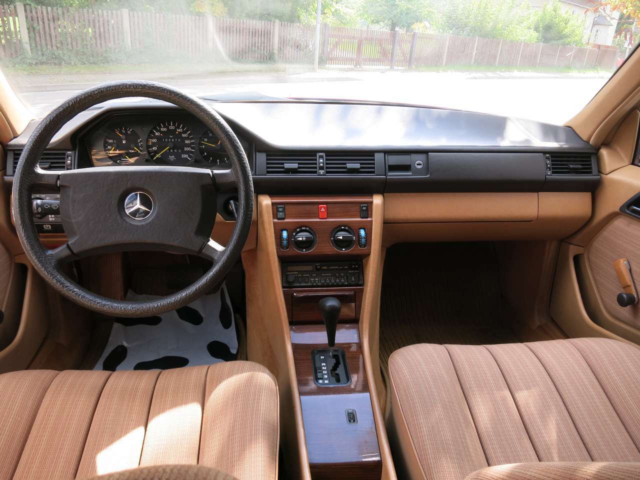 Thumbnail von Mercedes-Benz E 200