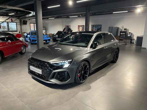 Audi RS3 Sportback 2.5 TFSI quattro, PANO,CAM,RSPLUS