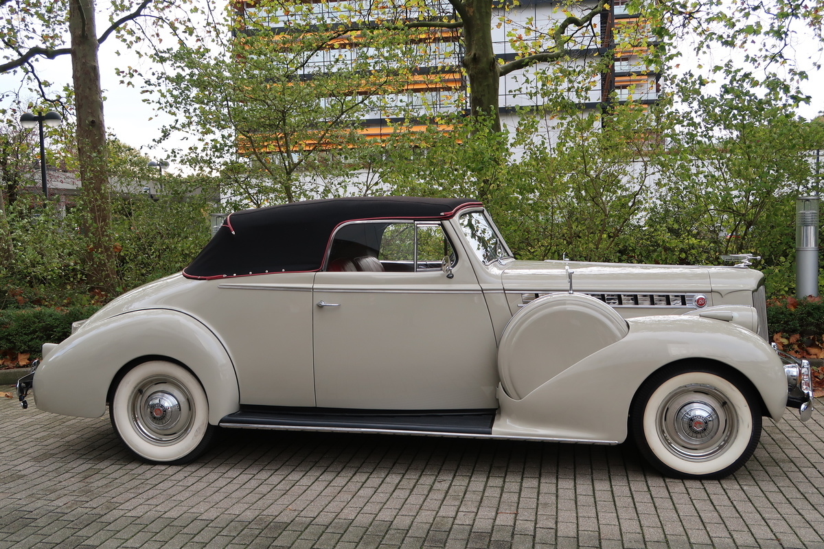 Thumbnail von Packard 1 20 Cabriolet (1940)