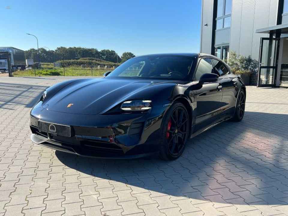 Porsche Taycan Sport Turismo GTS Lift Head-Up HA-Lenkung