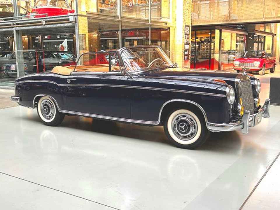 Mercedes-Benz 220S Cabrio - solo 213 km. da restauro completo