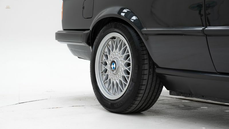 Thumbnail von BMW  320i '90