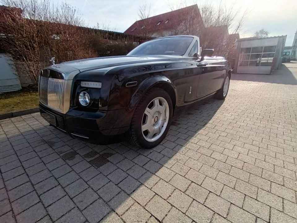 Rolls-Royce Phantom VII Drophead Coupe