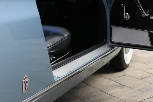 Thumbnail von Peugeot 404 Coupé