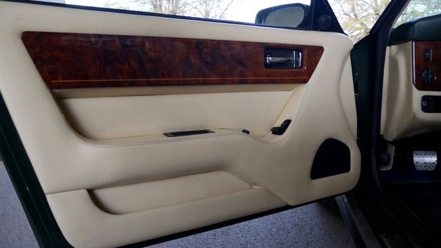 Thumbnail von Aston Martin Virage Volante // British Racing Green //perfekt