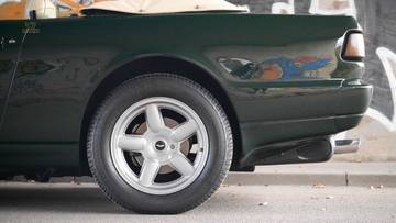 Thumbnail von Aston Martin Virage Volante // British Racing Green // perfektní