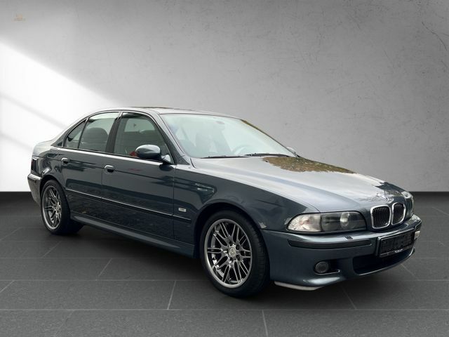 Thumbnail von BMW M5 コレクター状態