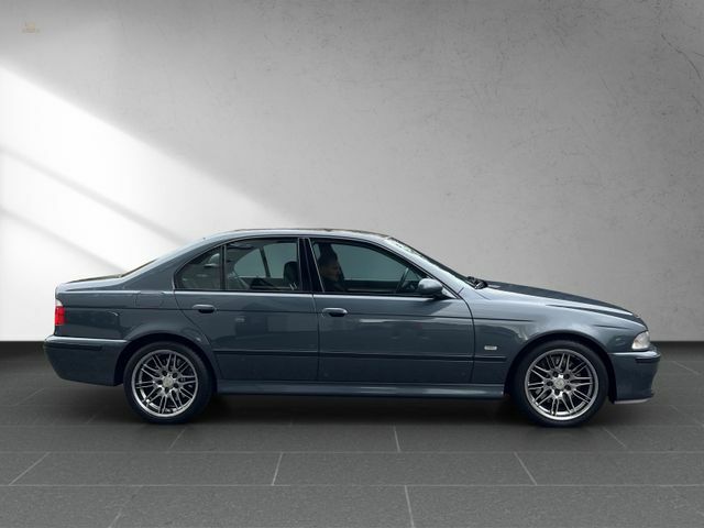 Thumbnail von BMW M5 コレクター状態