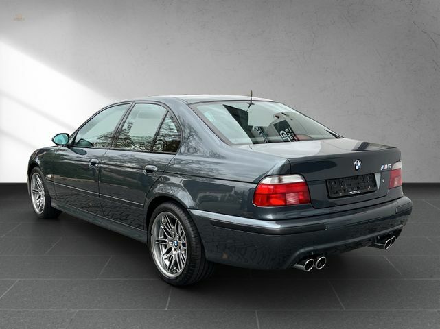 Thumbnail von BMW M5 コレクター状態