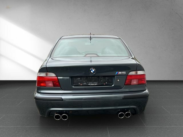 Thumbnail von BMW M5 コレクター状態