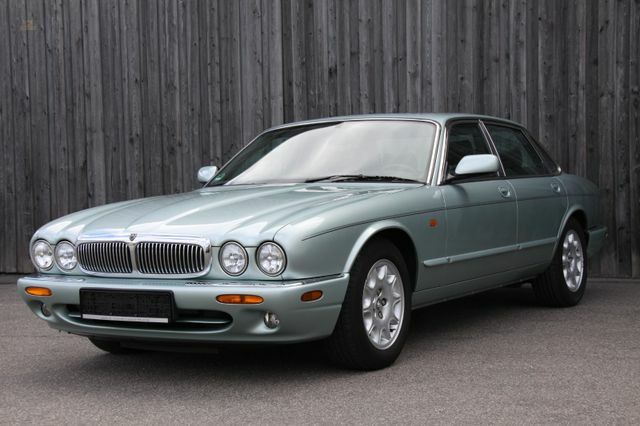 Jaguar XJ 4.0 Sovereign 3 ans de garantie