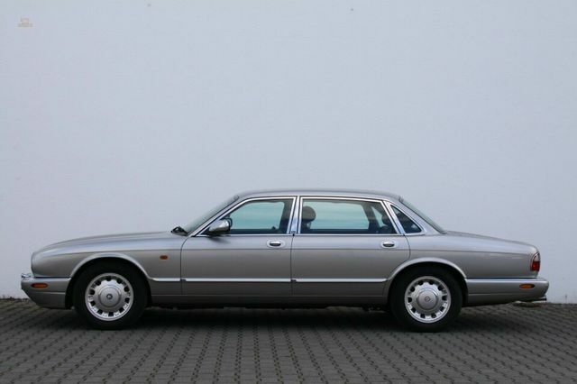 Thumbnail von Jaguar Daimler V8 длинная версия 3 года гарантии