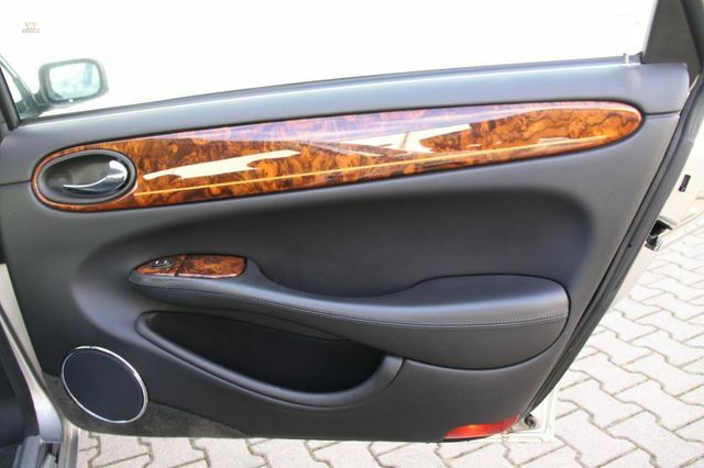 Thumbnail von Jaguar Daimler V8 длинная версия 3 года гарантии