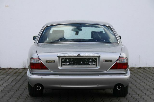 Thumbnail von Jaguar Daimler V8 длинная версия 3 года гарантии
