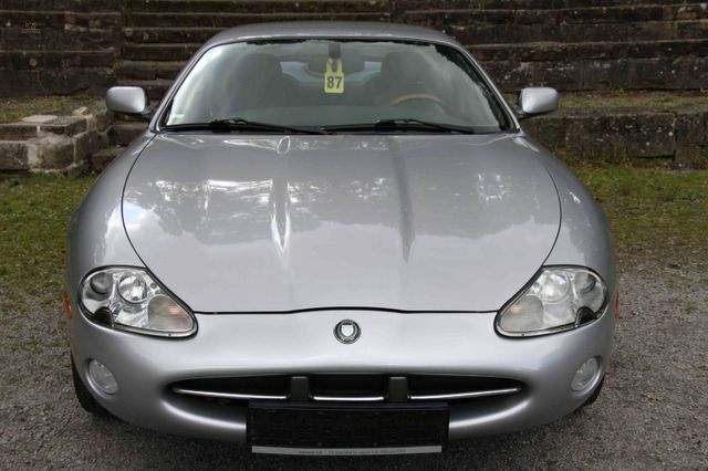 Jaguar XK8 Coupé 3 roky záruka