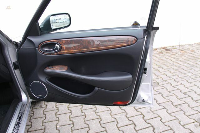 Thumbnail von Jaguar Daimler V8 длинная версия 3 года гарантии