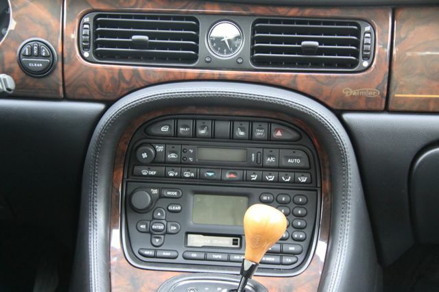 Thumbnail von Jaguar Daimler V8 длинная версия 3 года гарантии