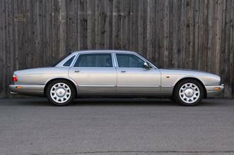 Thumbnail von Jaguar Daimler V8 version longue 3 ans de garantie