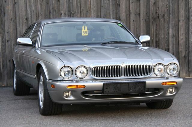 Thumbnail von Jaguar Daimler V8 длинная версия 3 года гарантии