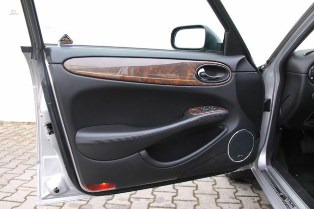 Thumbnail von Jaguar Daimler V8 длинная версия 3 года гарантии